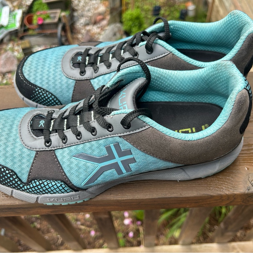 KURU Glacial Slate and Black Women’s Athletic Shoes 10.5